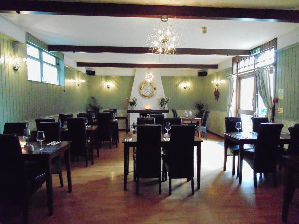 Cedar Inn エディンバラ エクステリア 写真