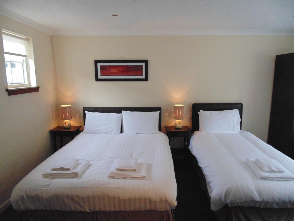 Cedar Inn エディンバラ エクステリア 写真
