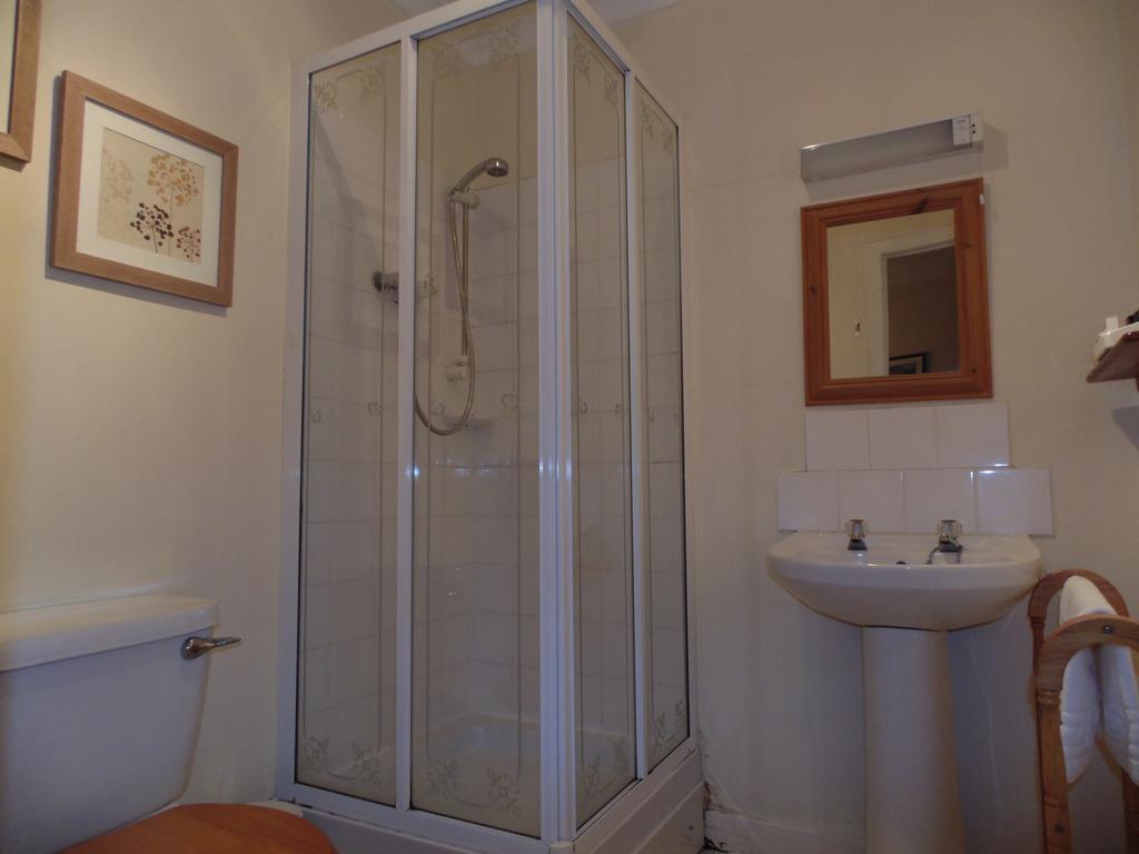 Cedar Inn エディンバラ 部屋 写真